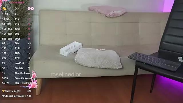Freechat roselinedior on StripChat