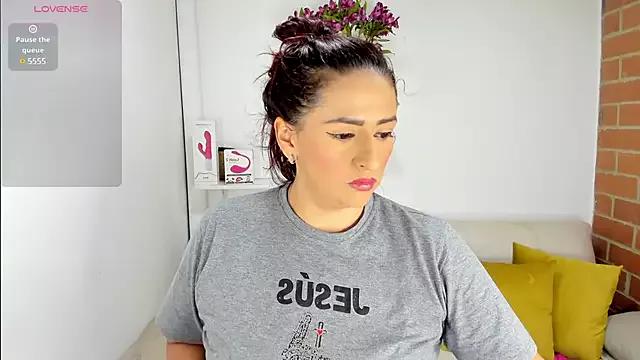 Freechat rukminilatin on StripChat