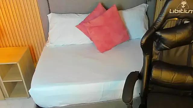 Freechat saliha_pinky on StripChat