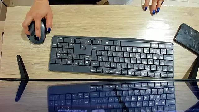 Freechat samantha_17_ on StripChat