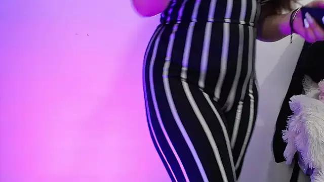 samantha_rose477 on StripChat 