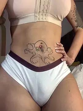 Freechat saragill323 on StripChat