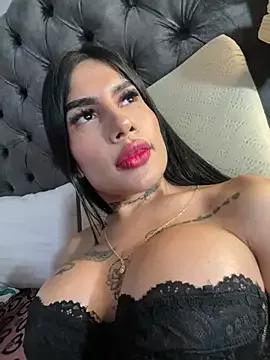 Freechat saragill323 on StripChat