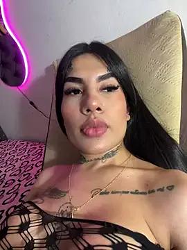 Freechat saragill323 on StripChat