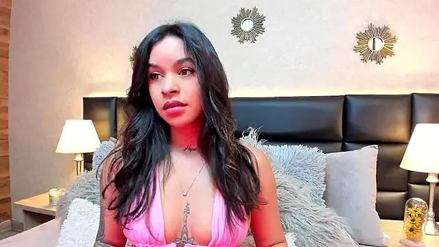 sarah_salis_ on StripChat 