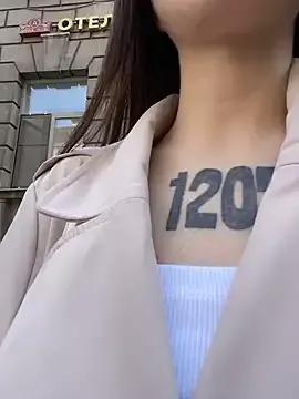 Freechat shuggybaby on StripChat