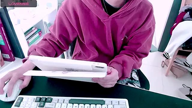 Shyn__ on StripChat 