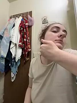 Freechat Snowbunnycake_131 on StripChat