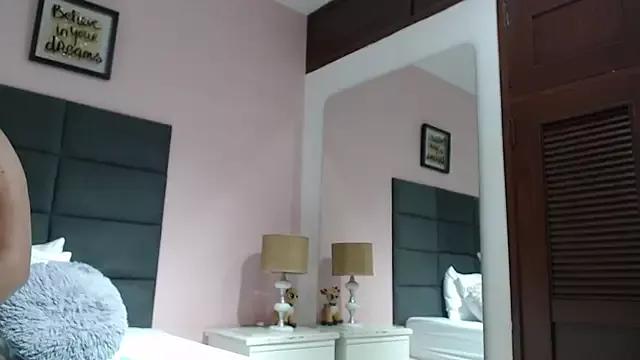 Freechat SophiaQueens on StripChat