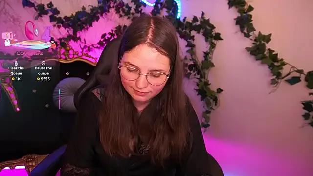 Cute SophieDreamss wants you to fuck her body now SophieDreamss from StripChat