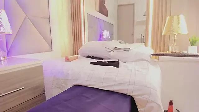 Freechat SussyRoss on StripChat