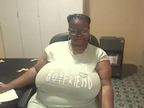 sweetnoziexx on StripChat 