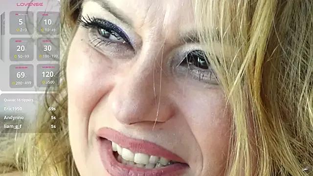 Freechat TanyaJade888 on StripChat