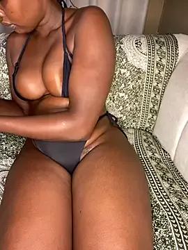 Discover sweet camwhore TinaFavourite TinaFavourite from StripChat