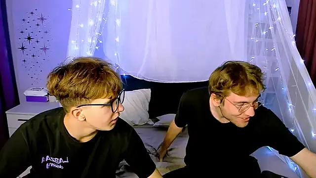 Explore sweet performer Travis_wolf_ travis_wolf_ from StripChat