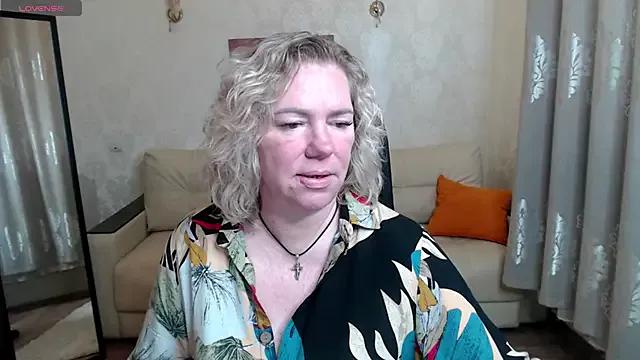 unsual_milf on StripChat 