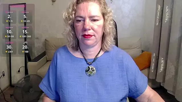 unsual_milf on StripChat 
