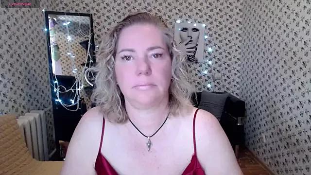 unsual_milf on StripChat 