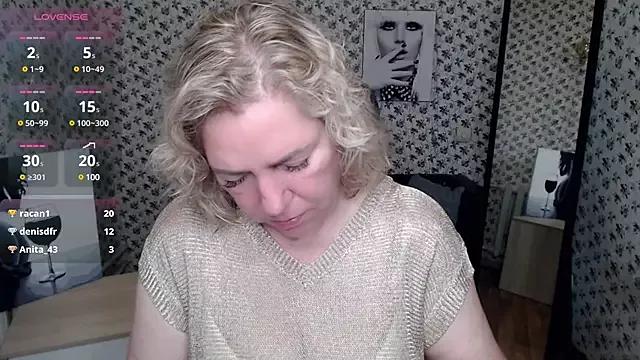 unsual_milf on StripChat