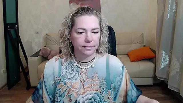 unsual_milf on StripChat 