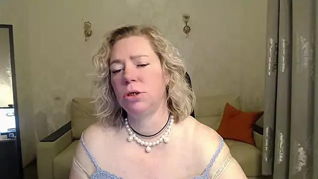 unsual_milf on StripChat 