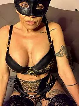 Freechat vicvictoriax on StripChat