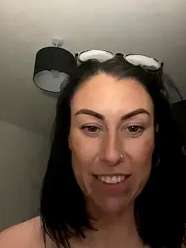 Freechat xCharlie_MILFx on StripChat