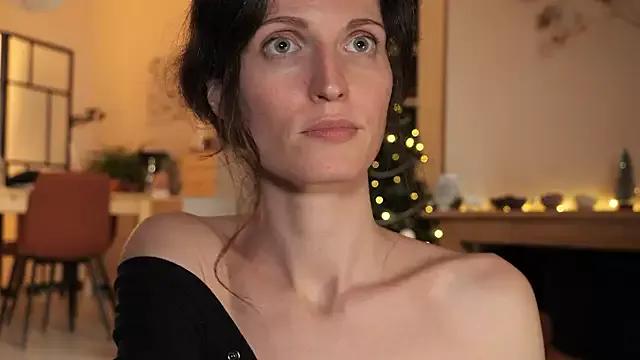 Freechat yulladao on StripChat