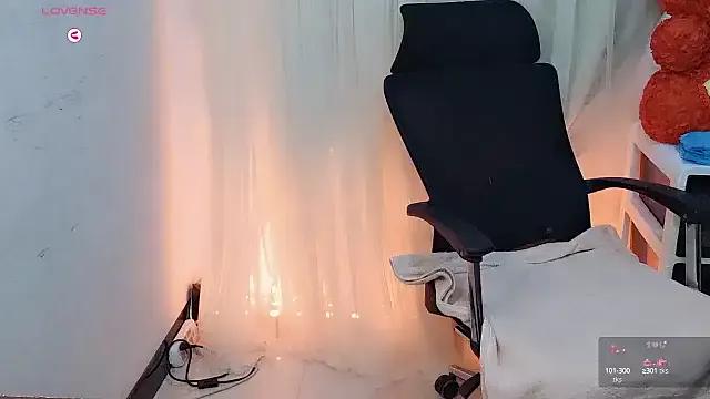 YY-Felicia on StripChat 