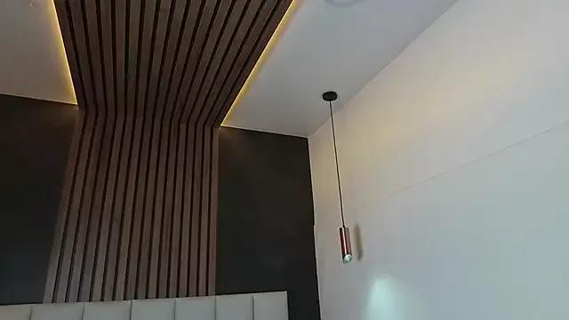 ZoeeMartinezz__ on StripChat 